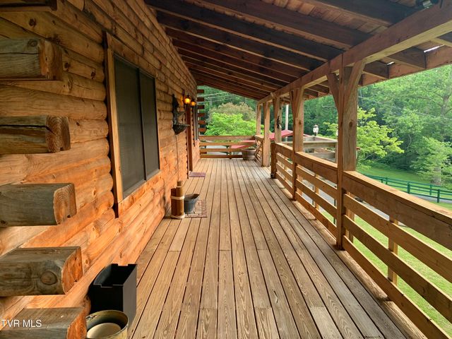 209 Brystone Drive, Gray, TN 37615
