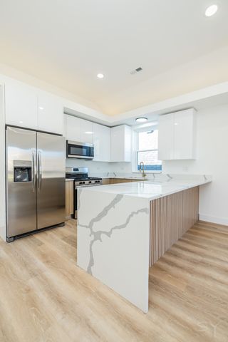 2949 W 25th Place 1, Chicago, IL 60608