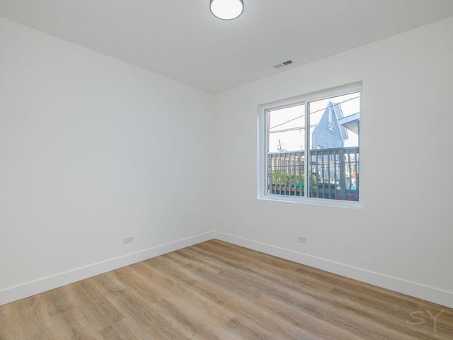 2949 W 25th Place 1, Chicago, IL 60608