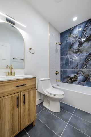 2949 W 25th Place 1, Chicago, IL 60608