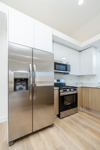 2949 W 25th Place 1, Chicago, IL 60608