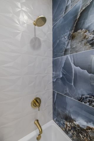 2949 W 25th Place 1, Chicago, IL 60608