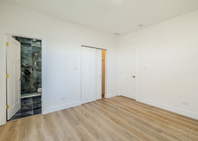 2949 W 25th Place 1, Chicago, IL 60608