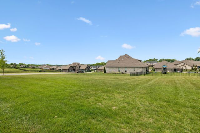2308 Cages Bend Rd, Gallatin, TN 37066