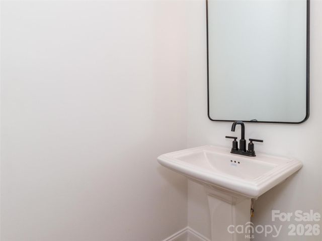 2521 Elon Street, Charlotte, NC 28208