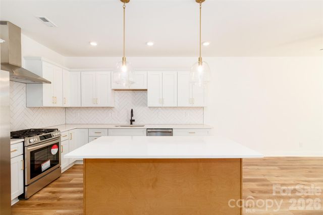 2521 Elon Street, Charlotte, NC 28208