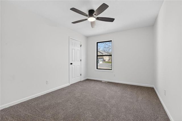 2619 SW Morningside Drive, Blue Springs, MO 64015