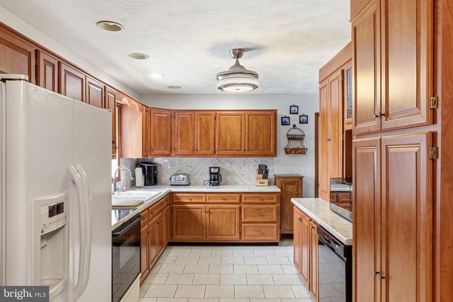 651 N GRANT ST, Palmyra, PA 17078