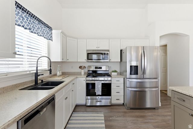 9107 S GRANADA HILLS DR, West Jordan, UT 84088