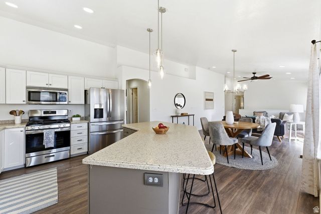 9107 S GRANADA HILLS DR, West Jordan, UT 84088