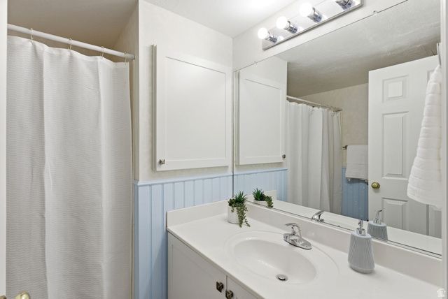 9107 S GRANADA HILLS DR, West Jordan, UT 84088