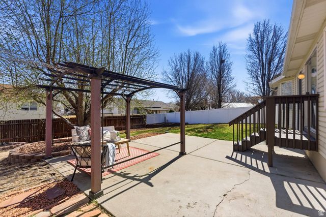 9107 S GRANADA HILLS DR, West Jordan, UT 84088