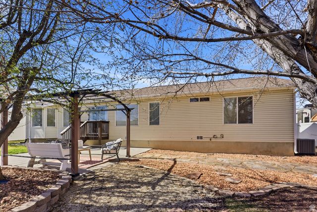 9107 S GRANADA HILLS DR, West Jordan, UT 84088