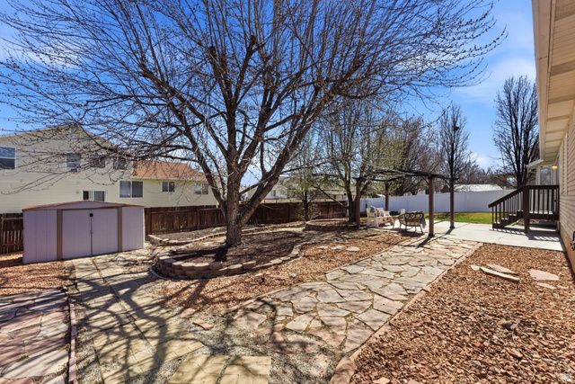 9107 S GRANADA HILLS DR, West Jordan, UT 84088