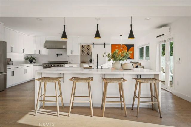 5115 West Boulevard, Los Angeles, CA 90043