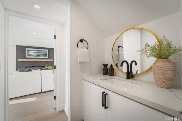 5115 West Boulevard, Los Angeles, CA 90043