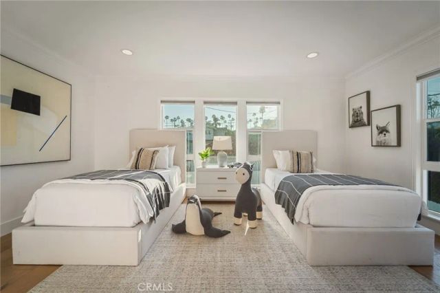 5115 West Boulevard, Los Angeles, CA 90043