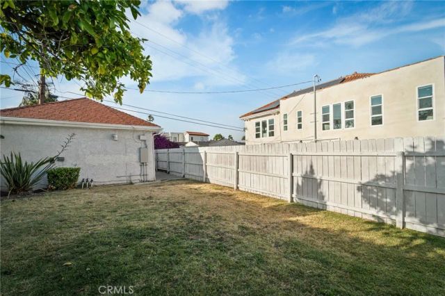 5115 West Boulevard, Los Angeles, CA 90043