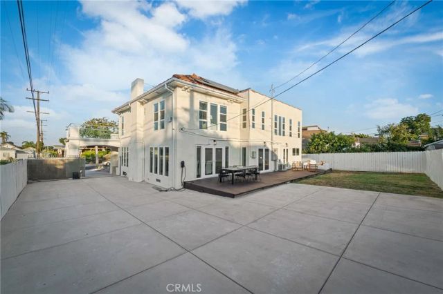 5115 West Boulevard, Los Angeles, CA 90043