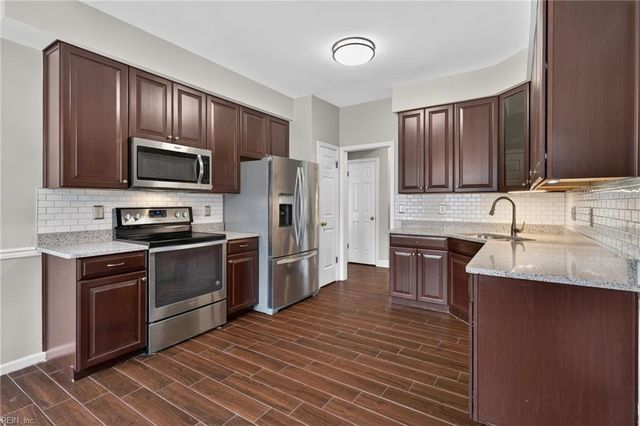 898 Gunston CT, Newport News, VA 23608