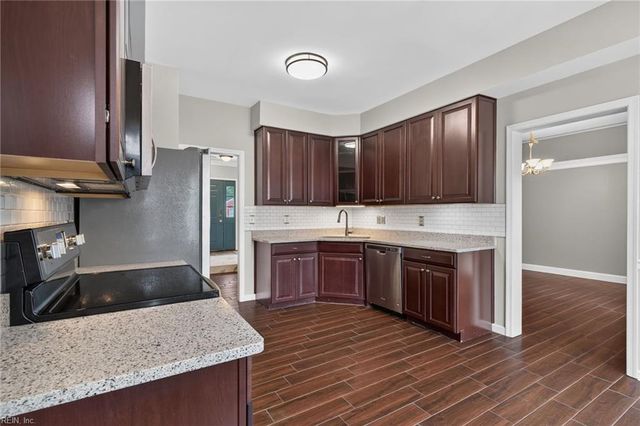 898 Gunston CT, Newport News, VA 23608