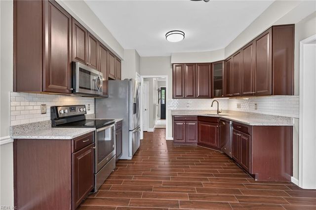 898 Gunston CT, Newport News, VA 23608