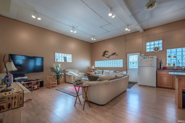 207 W Lincoln Highway, New Haven, IN 46774