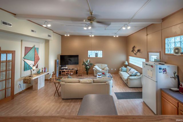 207 W Lincoln Highway, New Haven, IN 46774