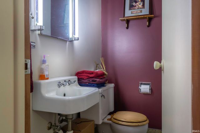 207 W Lincoln Highway, New Haven, IN 46774