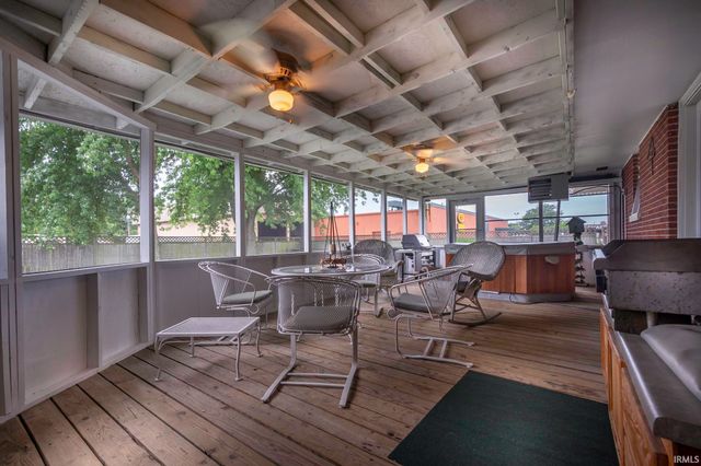 207 W Lincoln Highway, New Haven, IN 46774