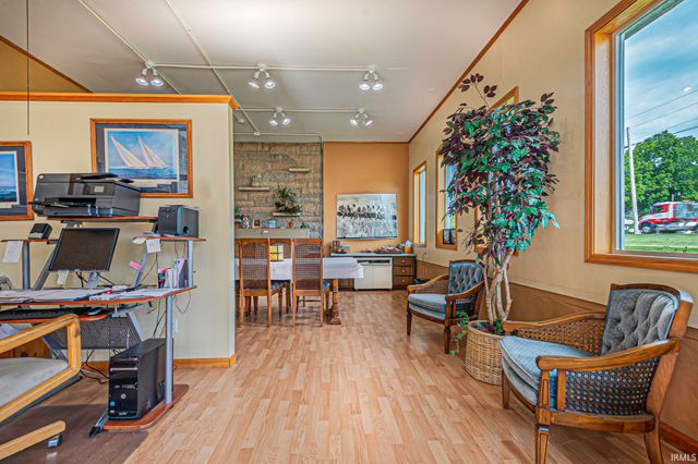 207 W Lincoln Highway, New Haven, IN 46774