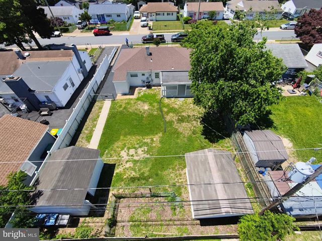 147 HALCYON DR, New Castle, DE 19720