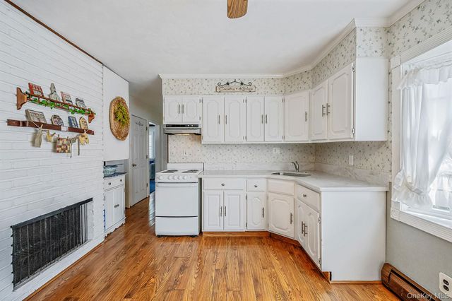 10 Flock Lane, Levittown, NY 11756