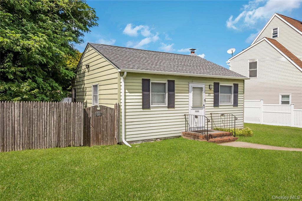297 16th Street, West Babylon, NY 11704 — photo 3