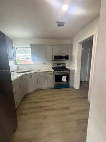 17821 NW 79th Pl, Hialeah, FL 33015