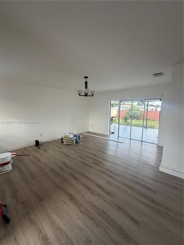 17821 NW 79th Pl, Hialeah, FL 33015