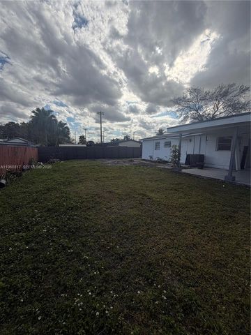 17821 NW 79th Pl, Hialeah, FL 33015