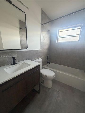 17821 NW 79th Pl, Hialeah, FL 33015