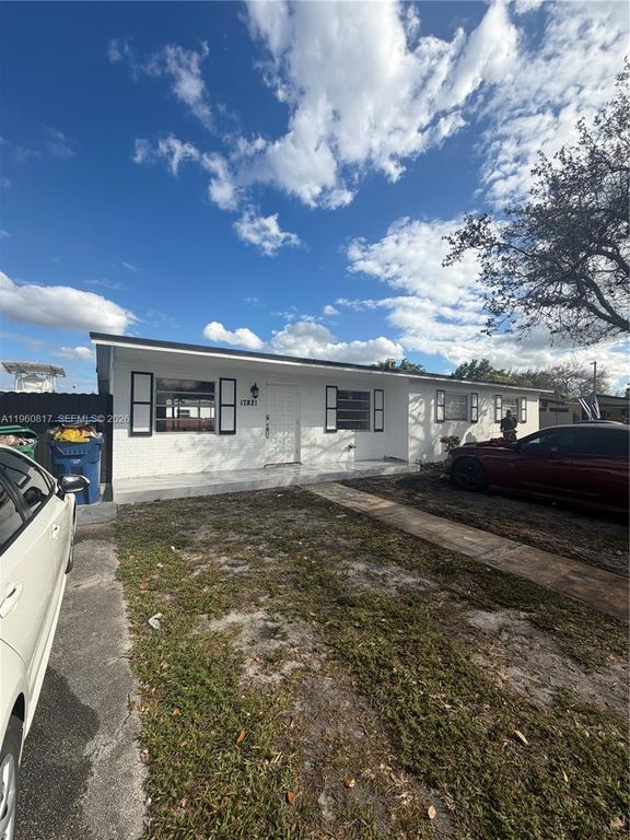 17821 NW 79th Pl, Hialeah, FL 33015