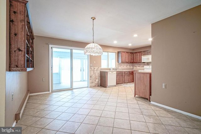 987 WESTMINSTER DR N, Southampton, NJ 08088