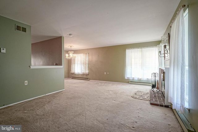 987 WESTMINSTER DR N, Southampton, NJ 08088