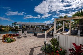 23 Nancy LN, Fort Myers Beach, FL 33931