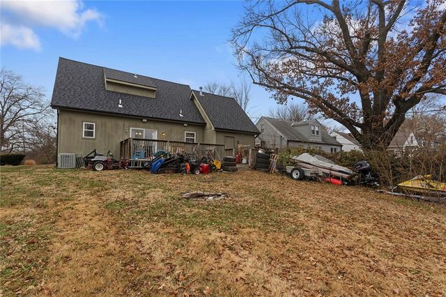 1857 Praun Lane, Kansas City, KS 66102