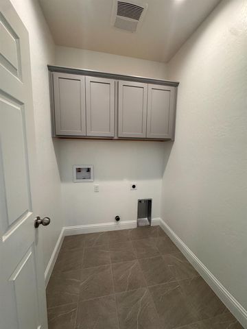 412 W Escalon Avenue, Clovis, CA 93612