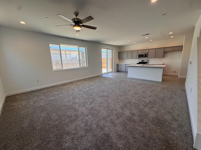 412 W Escalon Avenue, Clovis, CA 93612