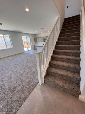 412 W Escalon Avenue, Clovis, CA 93612