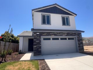 412 W Escalon Avenue, Clovis, CA 93612