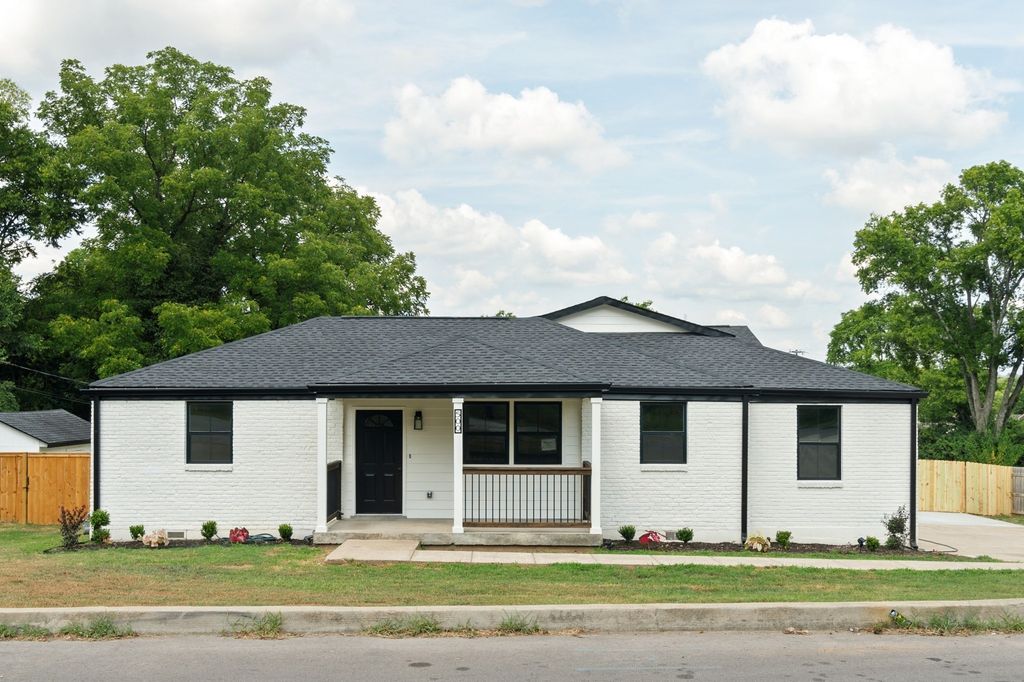 500 Lanier Dr, Madison, TN 37115