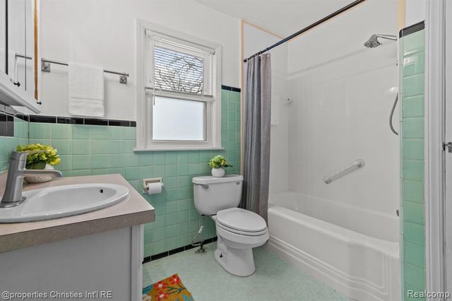 2343 17th Street, Wyandotte, MI 48192