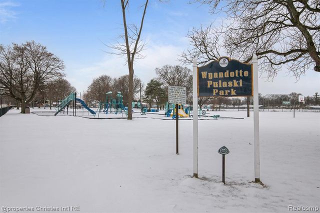 2343 17th Street, Wyandotte, MI 48192